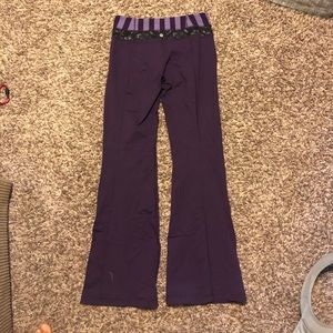 Size 6 reversible Lululemon purple leggings